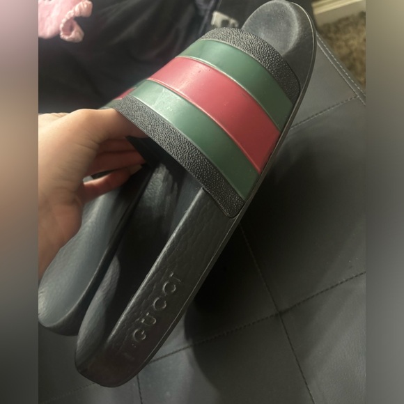 Authentic Gucci slides - Picture 2 of 4